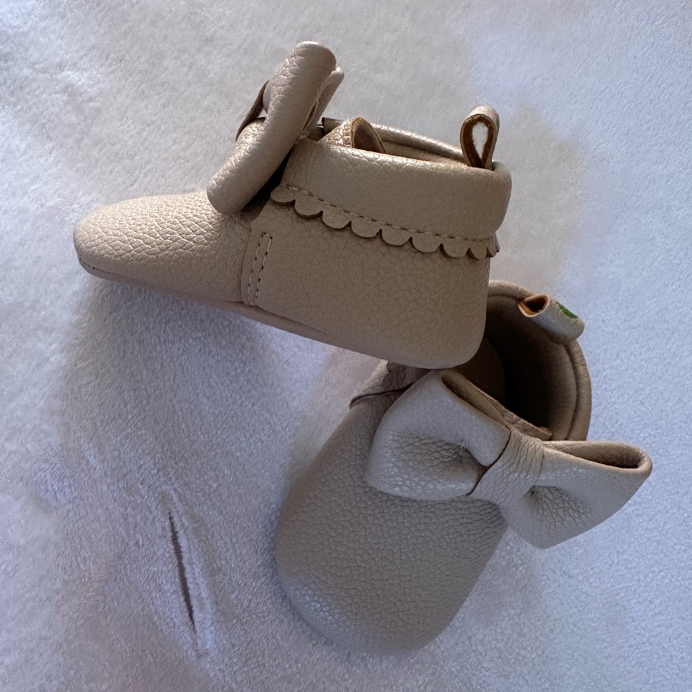 NEWBORN MOCCASINS